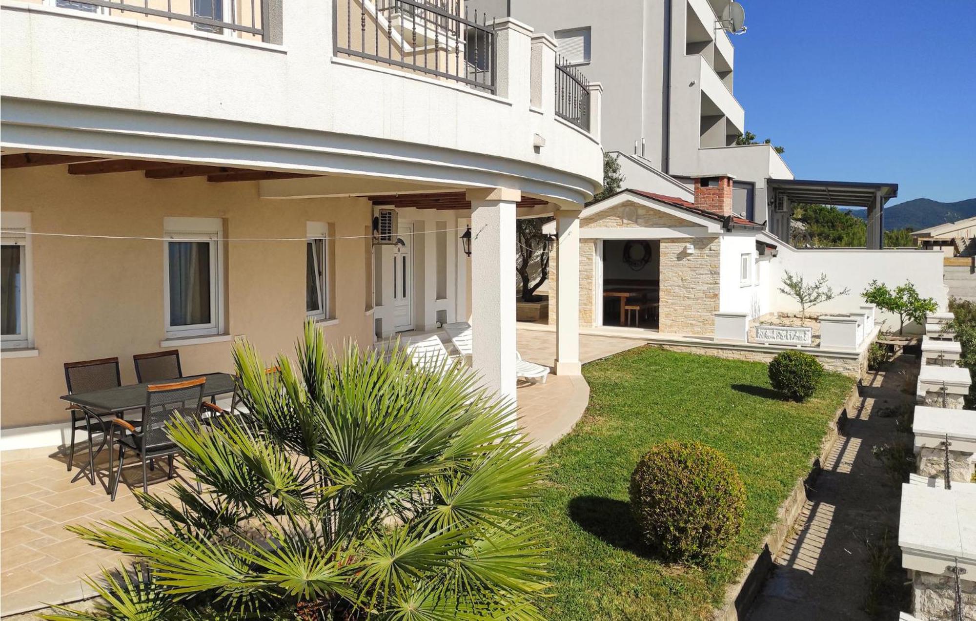 Lovely Apartment In Komarna With House Sea View Klek Exterior foto